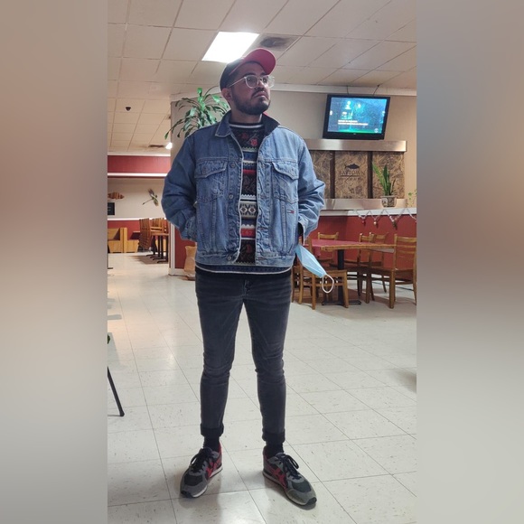 ThatDamn_AndyV - Picture 2 of 4